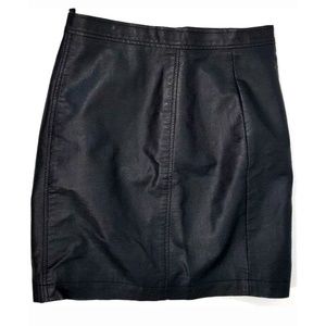 I Love Ronson Size 10 Pleather Skirt Zipper Rear